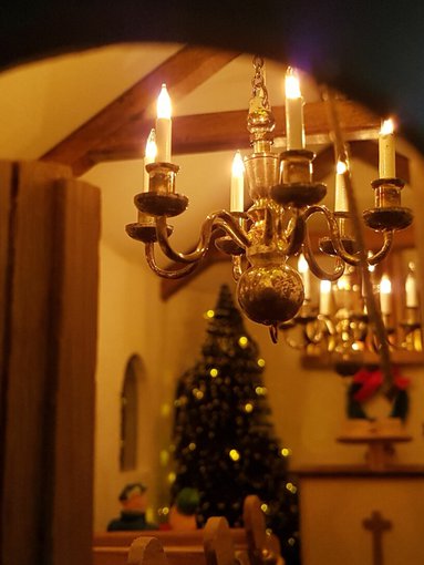 Luxe Kerstkerk met klokgeluid en muziek. - Afbeelding 8